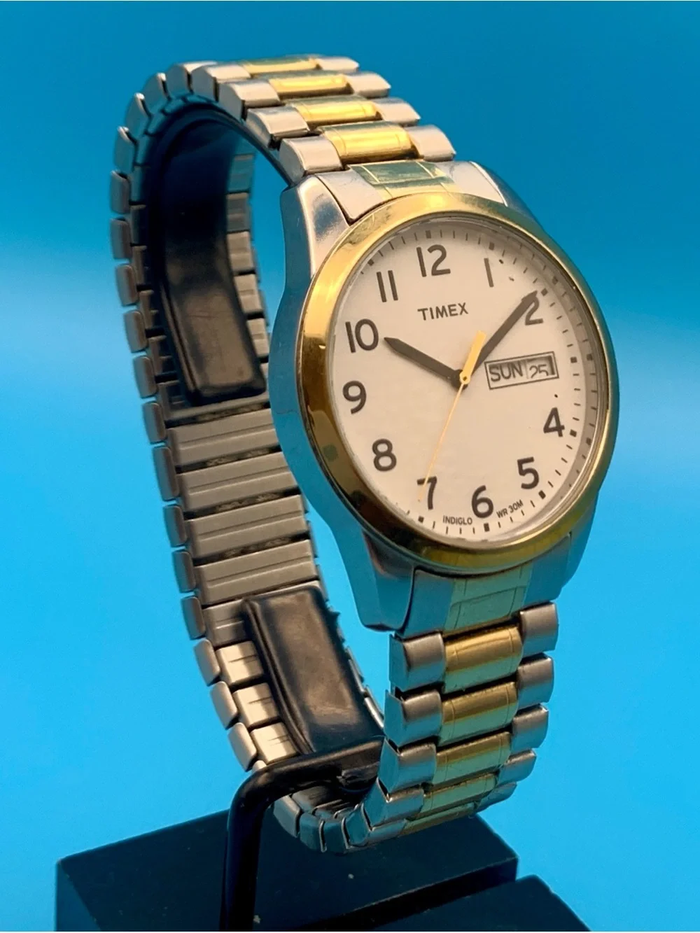 TIMEX Men’s 2012 Quartz Wristwatch Indiglo Easy Read Day Date Works New Battery